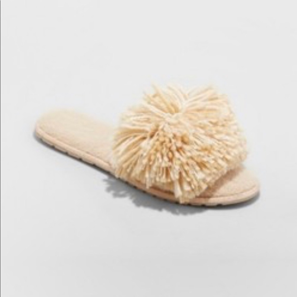 Shoes women size 9-10 new with the tags